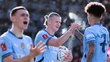 Manchester City jadi tim terakhir yang lolos ke semifinal Piala FA. Mereka mengalahkan Bournemouth dengan skor 1-2 di Stadion Vitality. Piala FA adalah satu-satunya peluang City meraih trofi musim ini. Sebelumnya mereka telah tersingkir lebih awal dari Carabao Cup, Liga Champions dan tertinggal jauh dari Liverpool sang pemuncak klasemen Premier League. (AP Photo/Ian Walton)