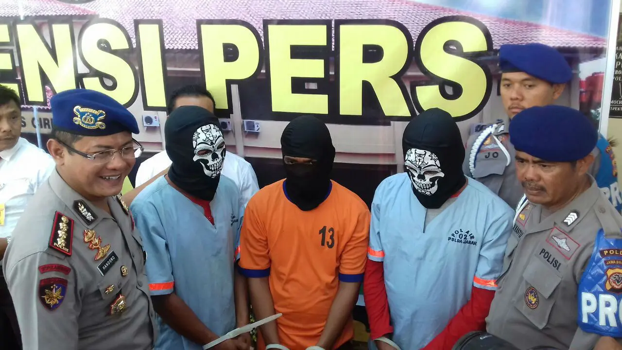 Detik-Detik Terungkapnya Penyelundupan Bayi Lobster