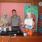Sunda Galih, mahasiswa Institut Pertanian Bogor dan penerima beasiswa SCG Sharing the Dream 2023, mengusung program E-Mission yang mengolah minyak jelantah untuk memperbaiki kualitas air bersih. (dok. SCG)