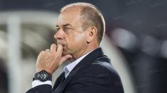 Pelatih Bali United, Hans Peter Schaller, saat mendampingi anak asuhnya melawan Borneo FC pada laga Piala Presiden 2017 di Stadion I Wayan Dipta, Bali, Senin (13/2/2017). (Bola.com/Vitalis Yogi Trisna)