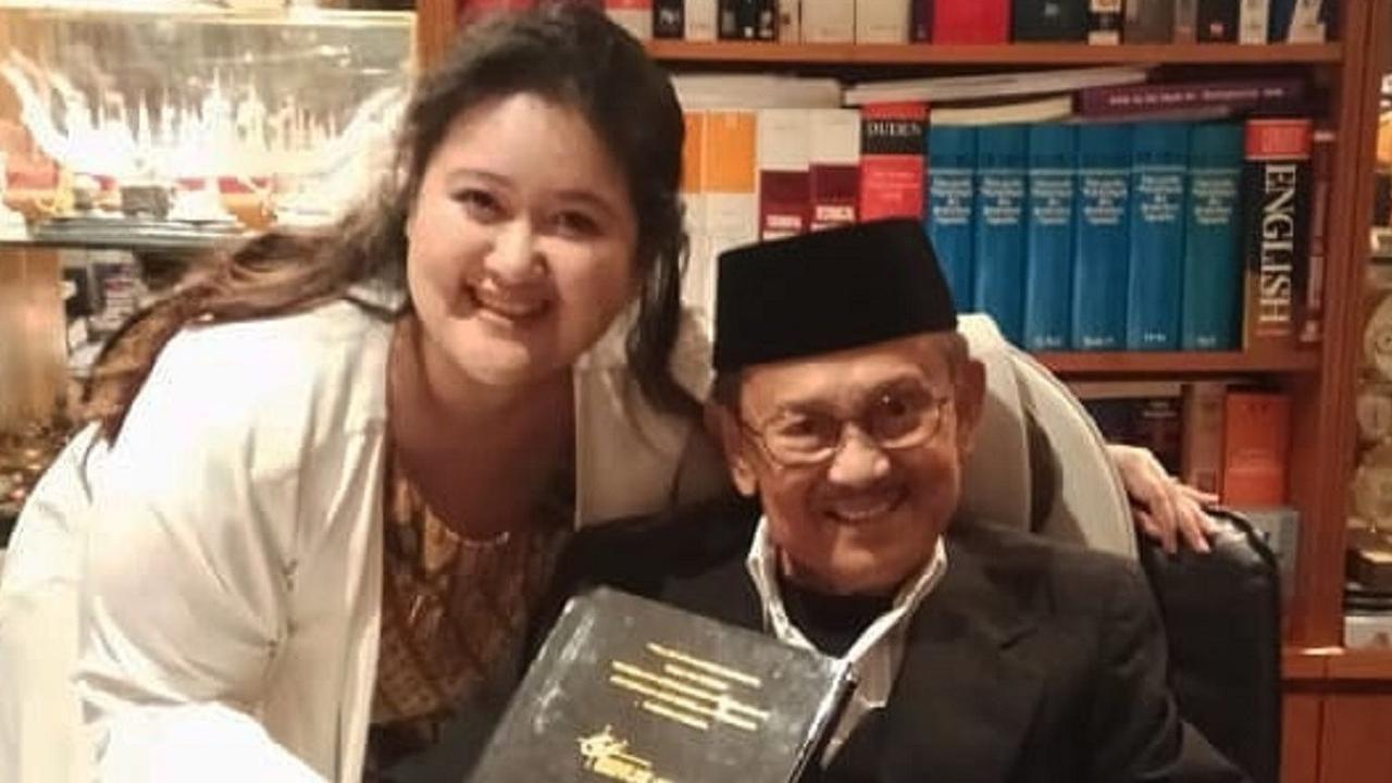Kegemaran BJ Habibie yang Tak Banyak Orang Tahu