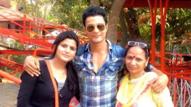 Vin Rana bersama keluarga