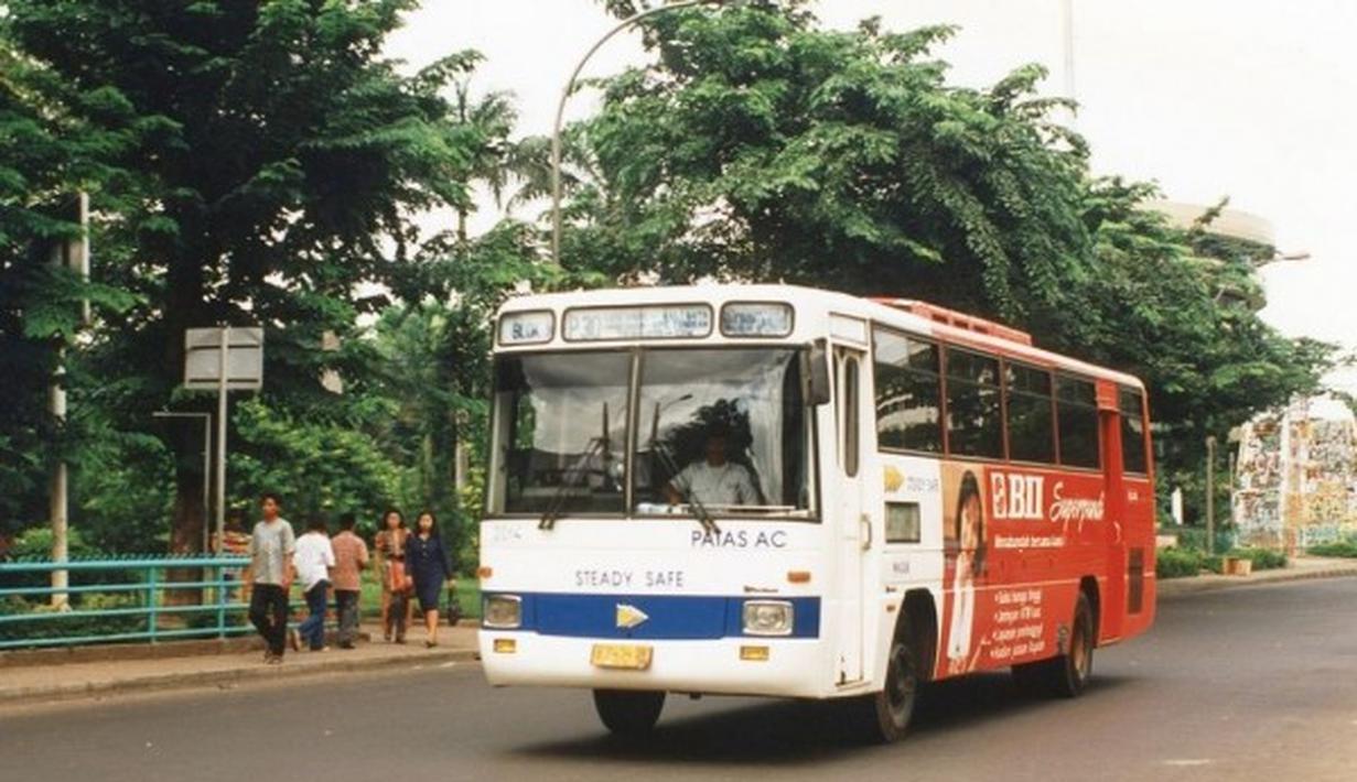Patas AC selalu penuh di jam-jam sibuk berangkat atau pulang kerja. (Source: Ist)