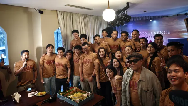 Boris Bokir dan cast Yang Disebut Nakal (credit: Matias Purwanto)