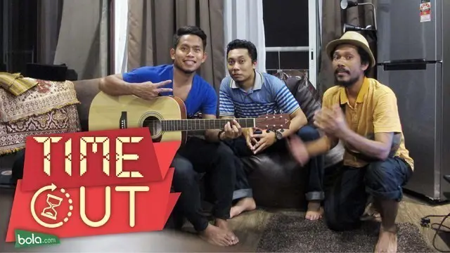Time Out: Andik Vermansah Ajak Bola.com ke Apartemennya