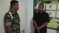 Paspampres gadungan diperiksa Anggota TNI Gorontalo. Foto: (Aldiansyah/Liputan6.com)