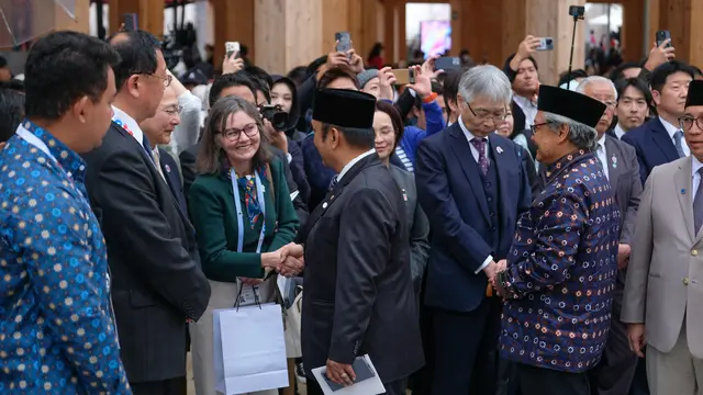 Duta Besar Indonesia untuk Jepang Heri Akhmadi saat meresmikan Paviliun Indonesia di World Expo 2025 Osaka, Minggu (13/4/2025). (Dok. KBRI Tokyo)