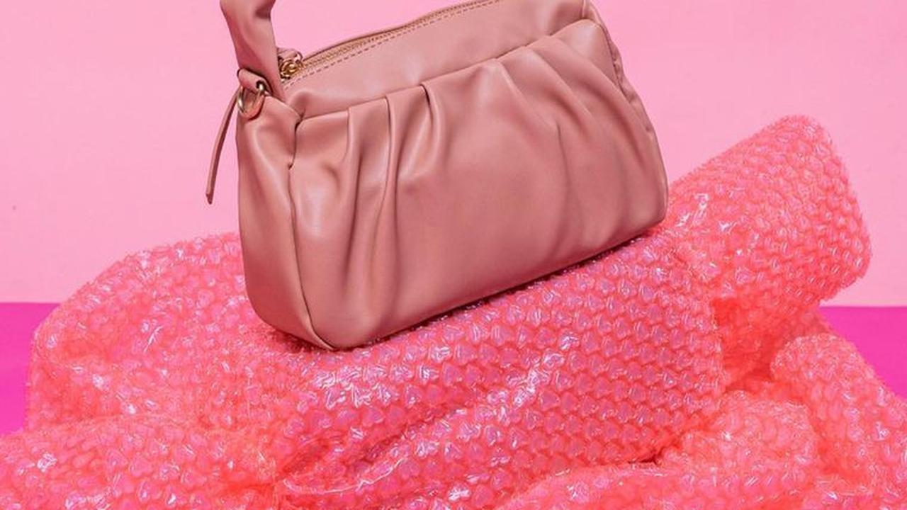 Tampil Feminin Saat Lebaran dengan Fiya Sling Bag