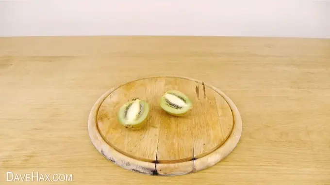 Unik! Begini Cara Cerdas Kupas Kiwi dalam Waktu Beberapa Detik
