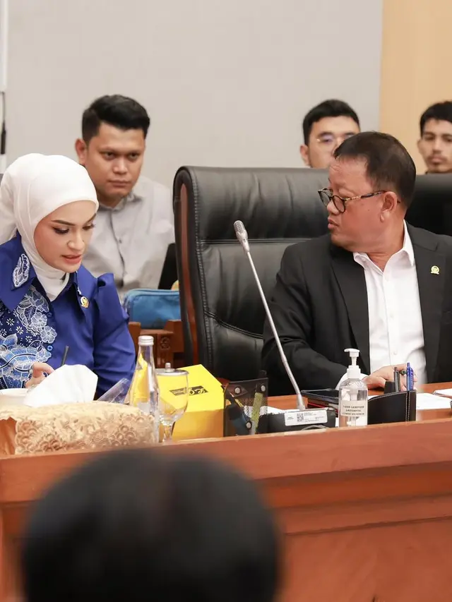 Potret Putri Zulhas saat Pimpin Rapat (credit: instagram/putri_zulhas).
