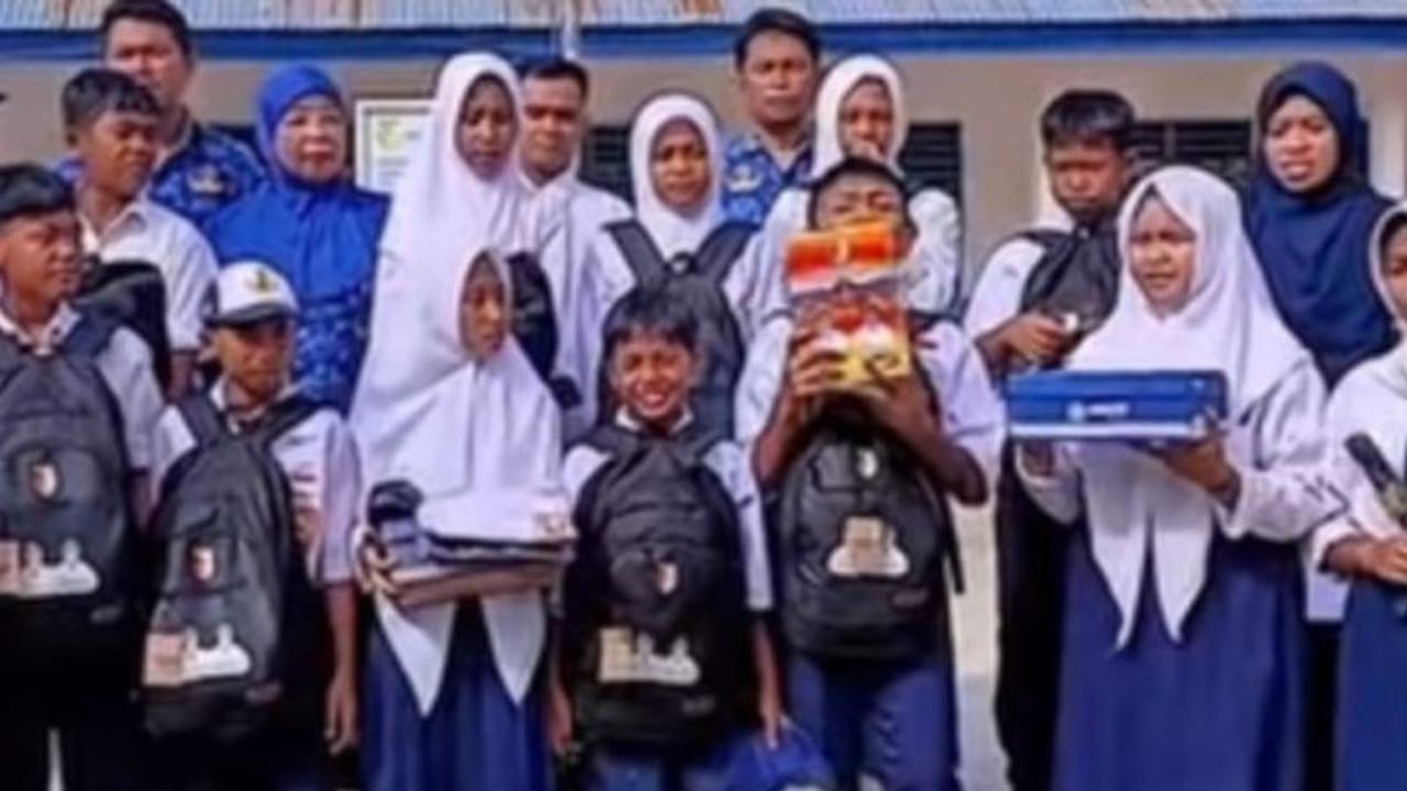 Pemkab Sigi Distribusikan 4.940 Seragam Sekolah Gratis, Ringankan Beban Orang Tua