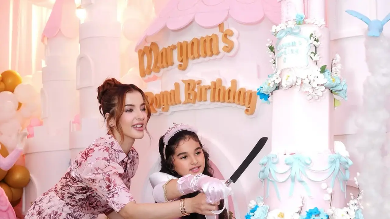 Bak Putri Disney Sungguhan, Gaya Glamor Ayang, Putri Tasya Farasya saat Rayakan Ulang Tahun ke-6 Curi Perhatian