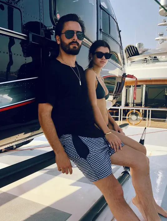 Tak hanya itu, Scot Disick dan Sofia sendiri pun terpaut usia yang jauh. Scott berusia 32 dan Sofia 19 tahun. (instagram/sofiarichie)