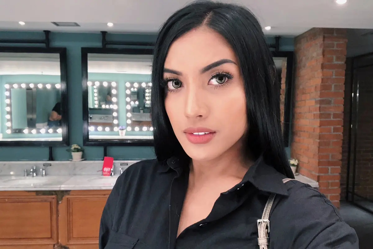 [Bintang] Dari Makeup Nude Sampai Glamor, Cantiknya Millendaru Makin Bikin Jantung Berdebar Kencang