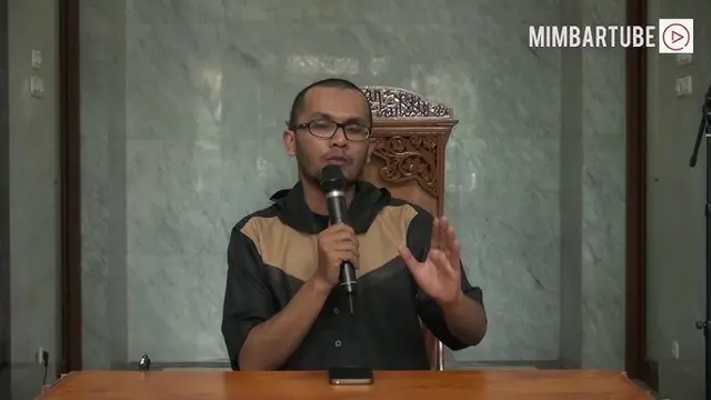 Identik dengan Kupluk, Ini 5 Potret Ustaz Hanan Attaki Tanpa Penutup Kepala