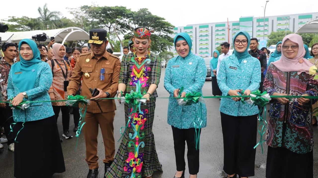 Tri Tito Resmi Buka Pameran Festival UMKM 2025 dan Pemeriksaan Kesehatan Gratis