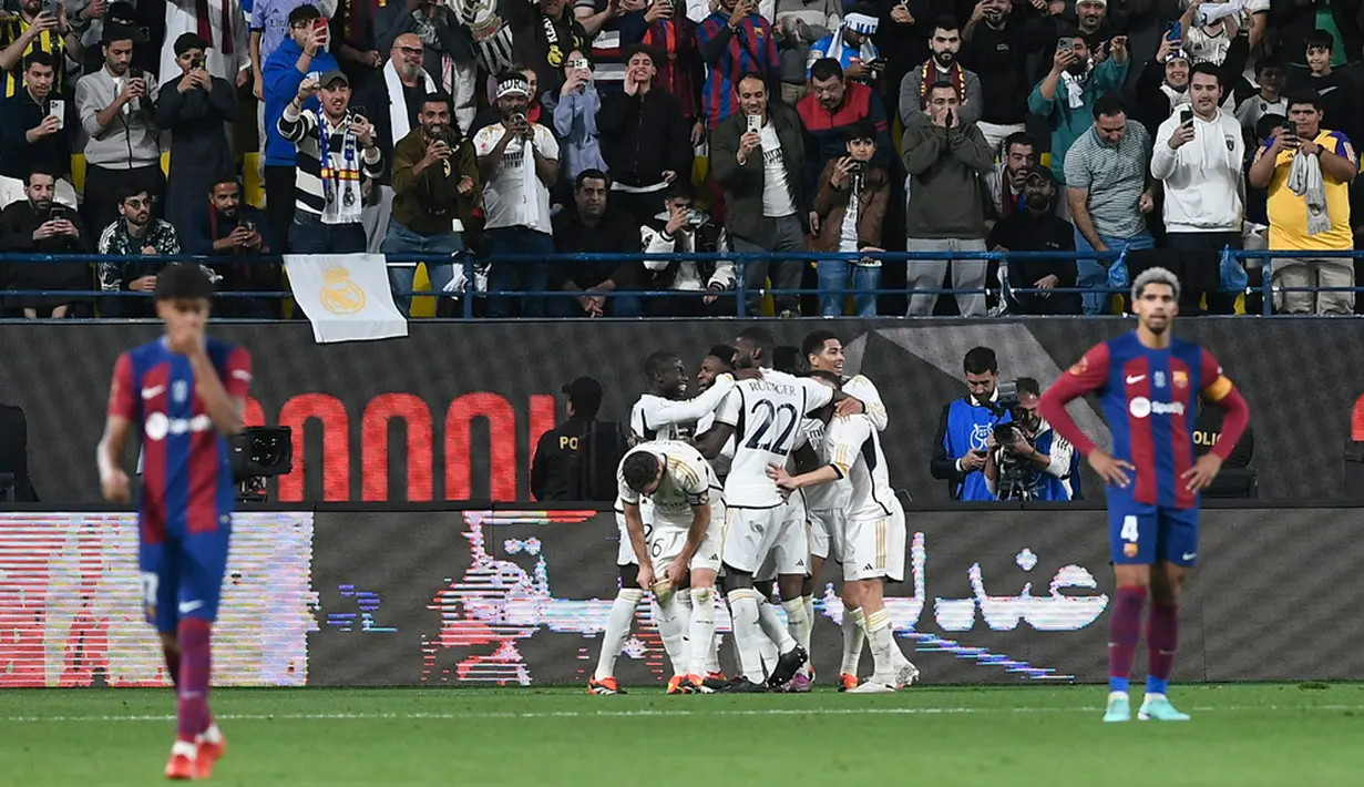 Hasil ini juga sukses membalaskan kekalahan Real atas Barcelona Madrid di final musim 2022/2023 lalu dengan skor 1-3. (AP Photo)
