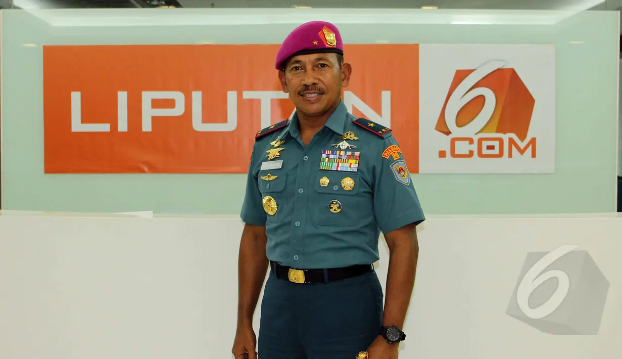 Komandan Pasukan Marinir 2 Brigadir Jenderal TNI (Mar) RM Trusono saat mengunjungi kantor Liputan6.com, Jakarta, Rabu (13/5/2015). Trusono mendukung rencana pemerintah menjadikan Indonesia menjadi poros maritim dunia. (Liputan6.com/Helmi Afandi)