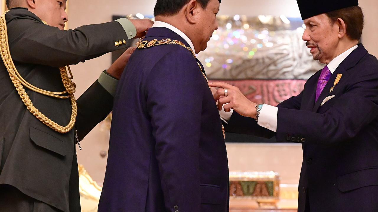 Prabowo Terima Bintang Kebesaran Tertinggi Brunei dari Sultan Hassanal Bolkiah
