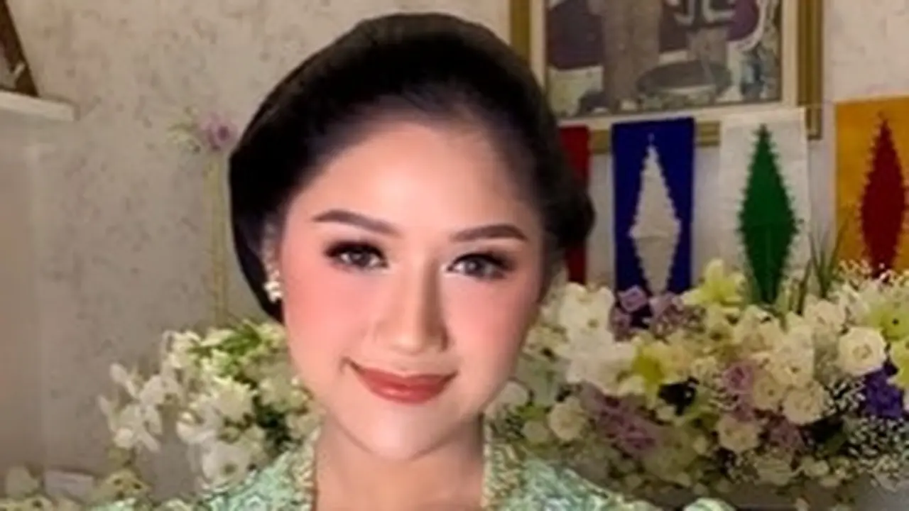 Cantiknya Erina Gudono di Momen Siraman dan Langkahan dalam Balutan Kebaya Hijau Rancangan Intan Avantie
