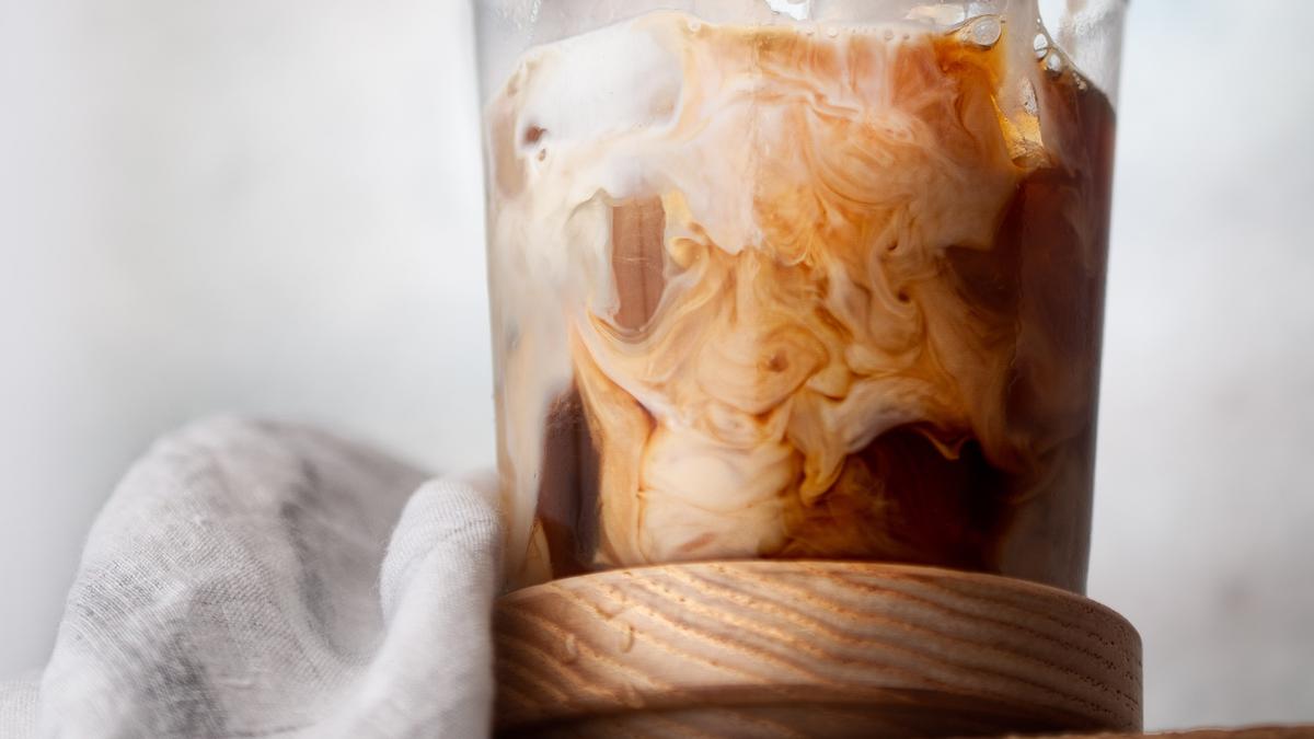 Kopi Susu Gula Aren Memikat dengan Aroma Khas, Tetap Perlu Bijak Menikmatinya