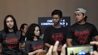 Para bintang film Keluarga Tak Kasat Mata: Aura Kasih, Deva Mahenra, dan Wizzy. (Achmad Sudarno/Liputan6.com)