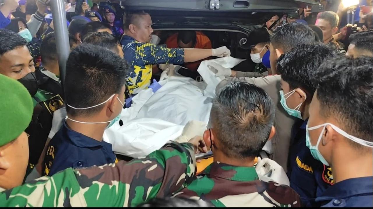 Serahkan Jenazah Korban Kedua Kecelakaan Pesawat ATR 42-500 ke DVI, Basarnas RI Ungkap Kendala Evakuasi