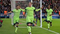 Striker Manchester City, Kevin De Bruyne, merayakan gol yang dicetaknya ke gawang PSG pada leg pertama perempat final Liga Champions di Stadion Parc des Princes, Paris, Kamis (7/4/2016) dini hari WIB. (AFP/Miguel Medina)