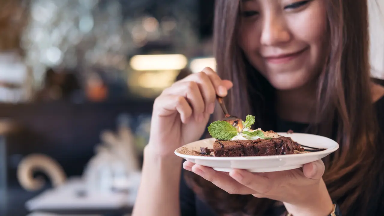 Makan Cokelat