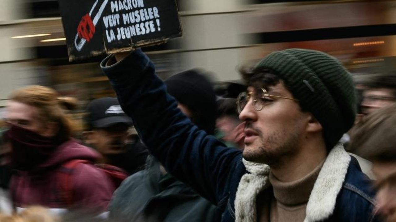 Media setempat melaporkan bahwa aksi mogok ini berlangsung di Paris dan beberapa kota lainnya di seluruh Prancis. <br>(Foto JEFF PACHOUD / AFP)<br>