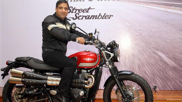 harga motor triumph scrambler