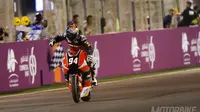 Pembalap Ini Contek Gaya Balap Jorge Lorenzo