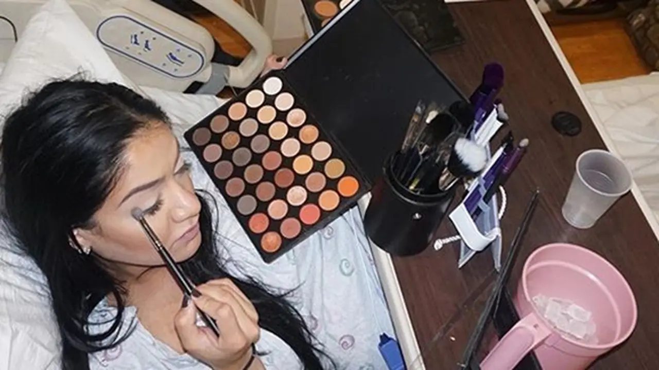 Foto: copyright instagram.com/makeupbyalaha