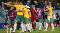 Australia menjadi tim pertama Asia (AFC) yang berhasil lolos ke babak 16 besar. Nantinya, mereka akan berhadapan dengan juara Grup C. Sementara itu, Timnas Prancis bakal meladeni peringkat kedua Grup C. (AP/Aijaz Rahi)