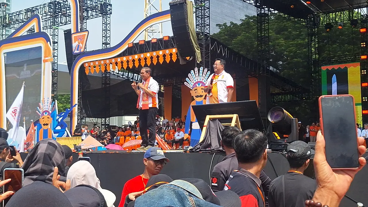 Sejumlah tokoh menghadiri kampanye akbar pasangan calon gubernur-wakil gubernur nomor urut 3, Pramono Anung-Rano Karno di Stadion Madya, Kompleks Gelora Bung Karno (GBK) Senayan Jakarta, Sabtu (23/11/2024).