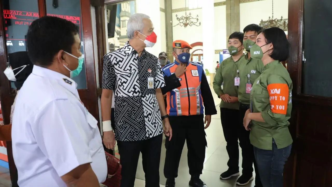 Foto Gubenur Jawa Tengah Ganjar Pranwo