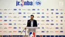 Vice President, Marketing Partnerships NBA Asia Francesco Suarez, memberikan sambutan dalam acara penutupan Program Selection Camp Jr. NBA Indonesia 2017 di Jakarta, Minggu (10/9). (Liputan6.com/Johan Tallo)