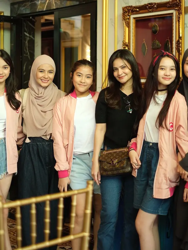 6 Potret Menawan Sybilla Anak Zaskia Adya Mecca, Lolos 20 Besar Gadis Sampul