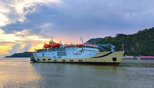 Kapal Perintis KM Sabuk Nusantara 76.