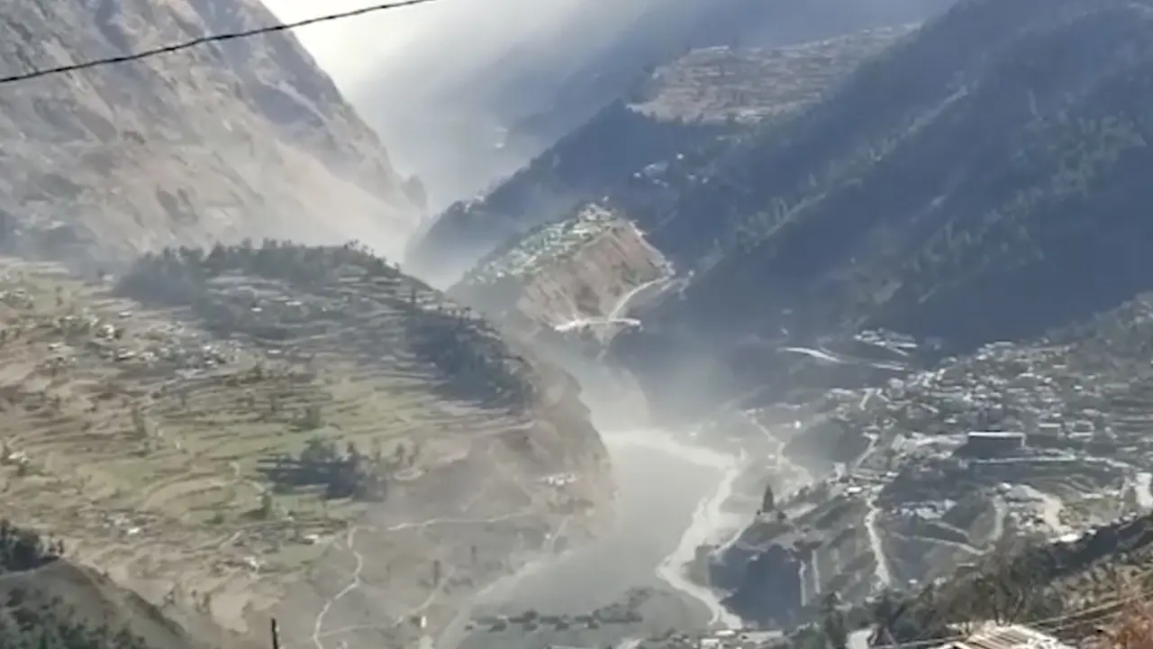 Gletser Himalaya Pecah, Ratusan Warga India Diduga Tewas