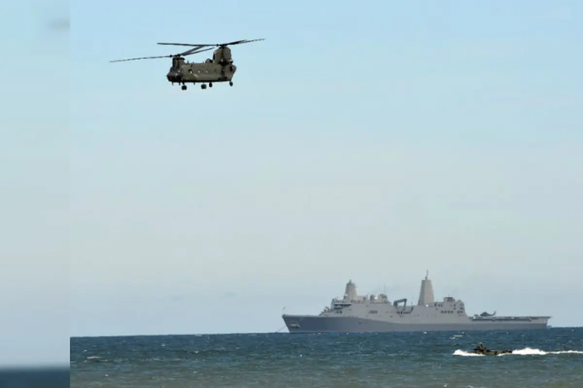 Latihan militer gabungan NATO di Laut Baltik (17/6/2015) (AFP)