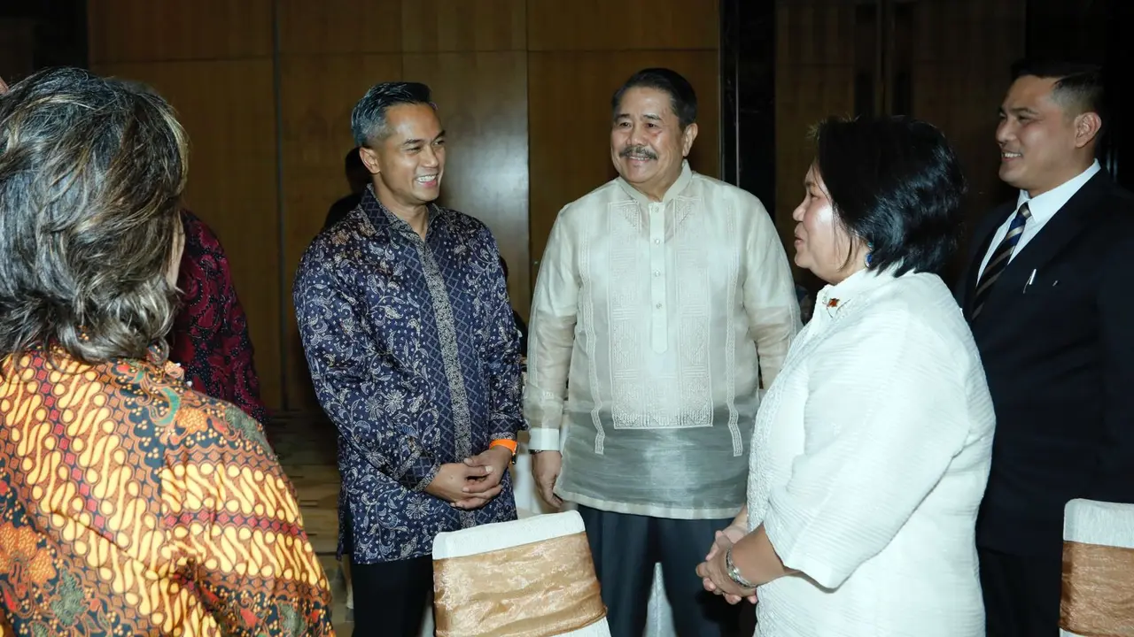 Ketua Umum Kamar Dagang dan Industri atau Ketum Kadin Indonesia 2024-2029 Anindya Bakrie menerangkan, ada tiga dedikasi utama Kadin Indonesia sebagai mitra strategis pemerintah.