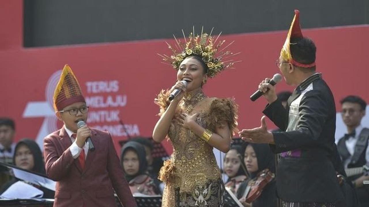 Tri Adinata mengungkapkan bahwa lagu ini tercipta dengan semangat dan keyakinan bahwa generasi muda Indonesia harus memegang teguh prinsip menjadi Pelajar Pancasila.&nbsp;
