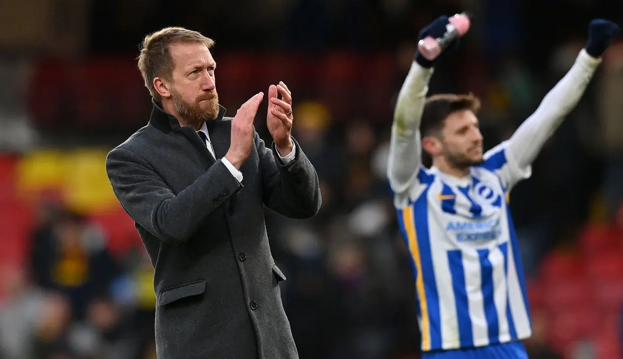 Laga Brighton melawan Chelsea di Liga Inggris akan menjadi ajang reuni bagi pelatih The Blues, Graham Potter. Ini adalah laga pertama Potter menghadapi mantan klubnya, Brighton & Hove Albion. Ia ditunjuk untuk menukangi Chelsea pada 8 September 2022 menggantikan Thoma Tuchel yang dipecat. Berikut ini kenangan terindah Graham Potter bersama sang mantan, Brighton & Hove Albion. (AFP/Glyn Kirk)