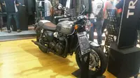 Triumph Bonneville T120 Black