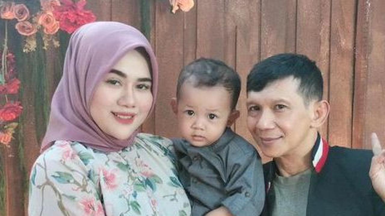 Keluarga Harmonis! Lama Tak Terdengar Kabarnya, ini Potret Terbaru Pelawak Ginanjar 'Empat Sekawan' Bersama Istri dan Anak