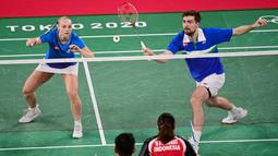 Namun pasangan Denmark itu pun tak menyerah, mereka berupaya mengejar ketertinggalan dan berusaha membalikkan keadaan di gim kedua. (Foto: AFP/Pedro Pardo)