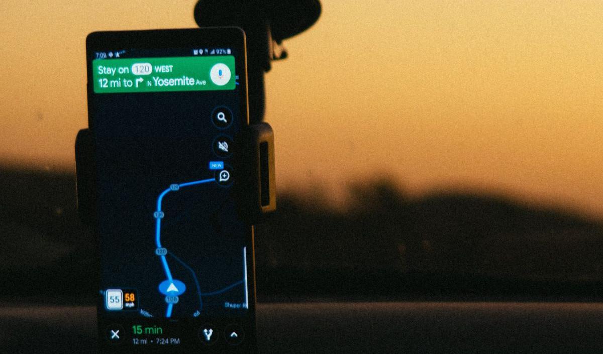 <b>Navigasi GPS</b>