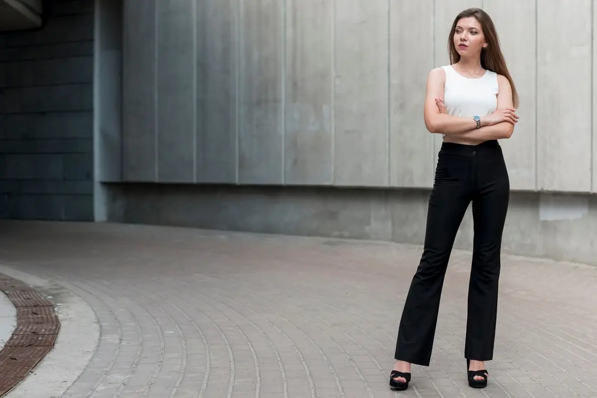 Tampil Berkelas ala Old Money dengan Outfit Simpel Ini - 1