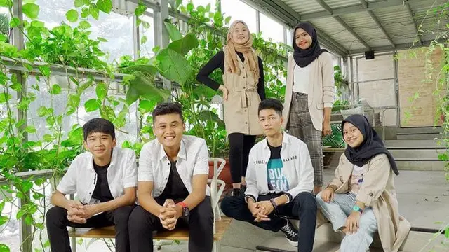 6 Potret Ayman Putra Bungsu Duta Sheila on 7 yang Beranjak Dewasa, Mirip Ayahnya